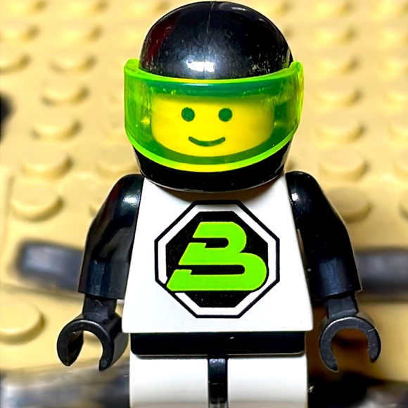 Lego Blacktron 2 Sp002 - Picture 3 of 7